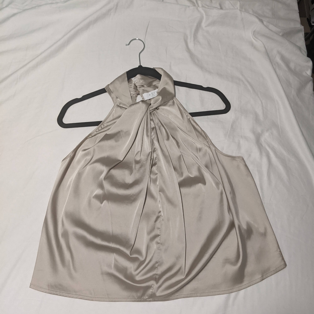 ASTR Satin Sleeveless High-Neck Top - Picture 5 of 9